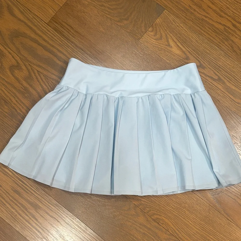 Lorna Jane Sky Blue Pleated Tennis Skort - Picture 3 of 5